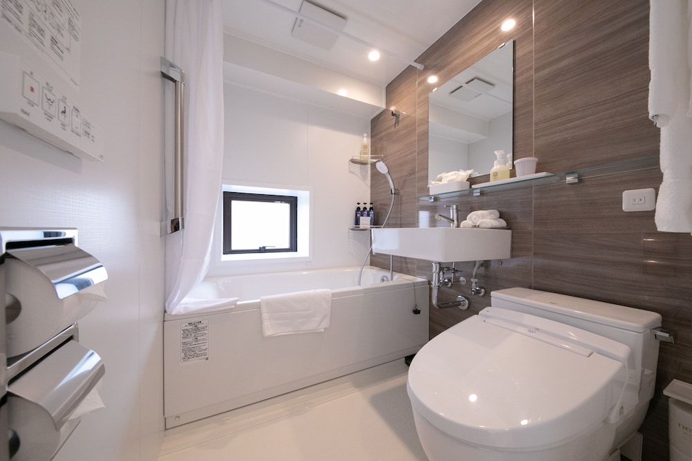 コンパクトダブルルーム バスルーム0 | リヴェルト京都鴨川