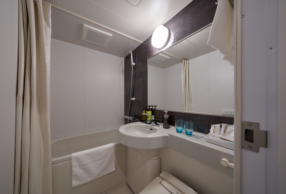 ダブルルーム(連泊時は清掃無し) バスルーム0 | Welina Hotel Premier 中之島 East