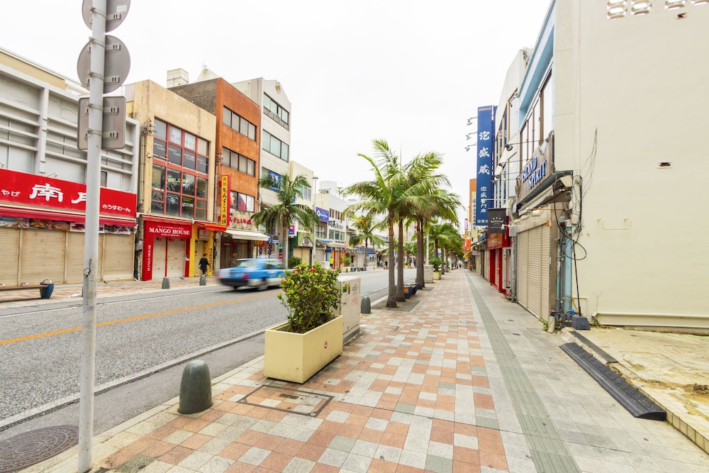 トリプルルーム ストリート ビュー0 | ホテル ランタナ 那覇松山