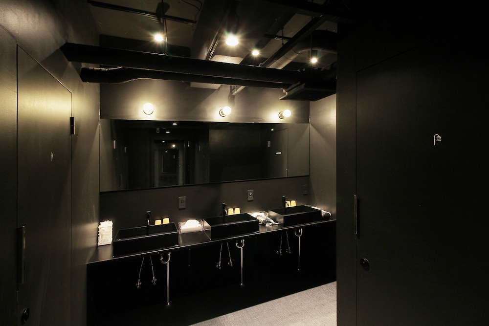 ユニット 3A バスルームのシンク0 | SMALL HOTEL hiroshima