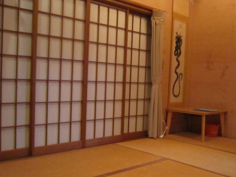 スーペリア 4 人部屋 禁煙 客室2 | みなとオアシス沼津