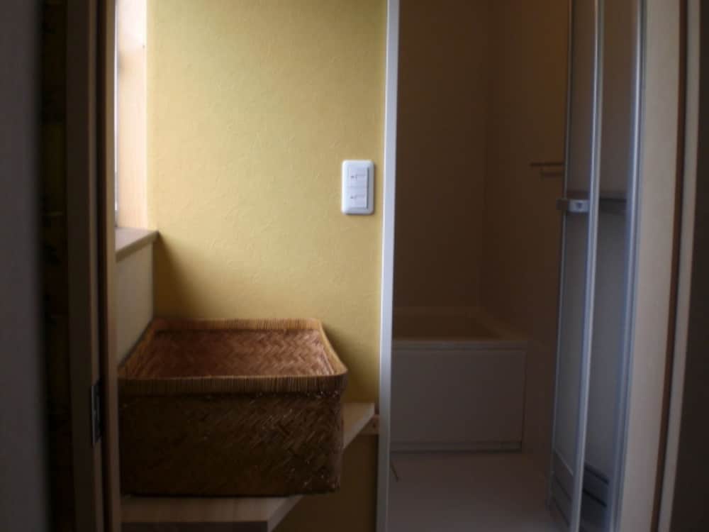 エコノミー トリプルルーム 禁煙 共用バスルーム0 | みなとオアシス沼津