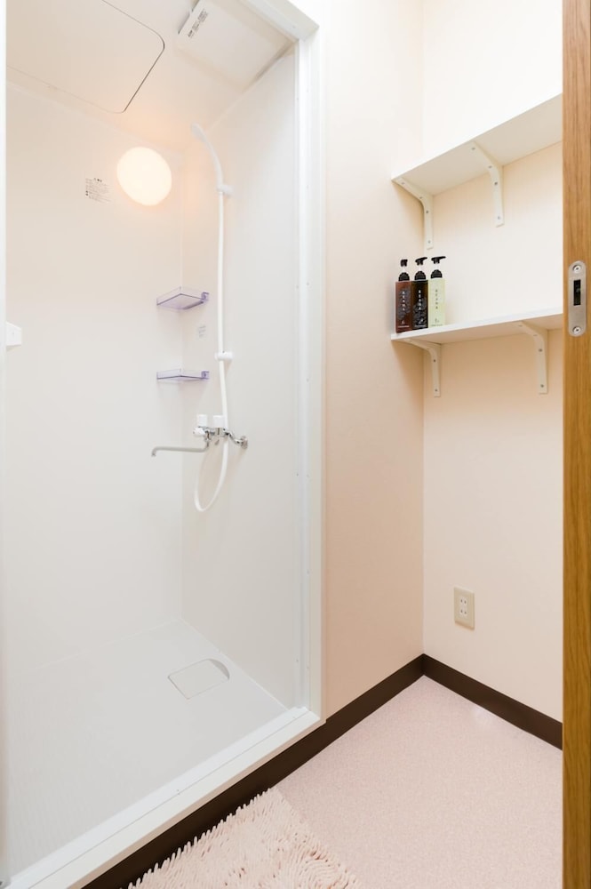 4 人部屋 共用バスルーム バスルーム0 | ABC GUESTHOUSE 1F