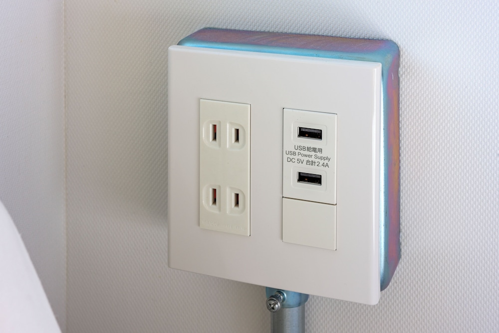 コンパクト ダブルルーム 共用バスルーム 客室1 | アンドホステル 南千住