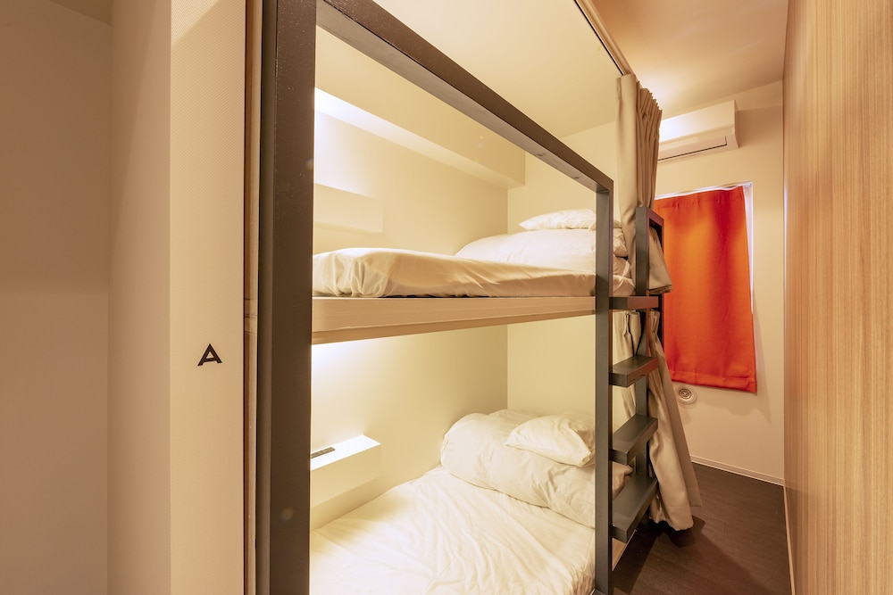 ツインルーム 共用バスルーム 客室1 | アンドホステル 南千住