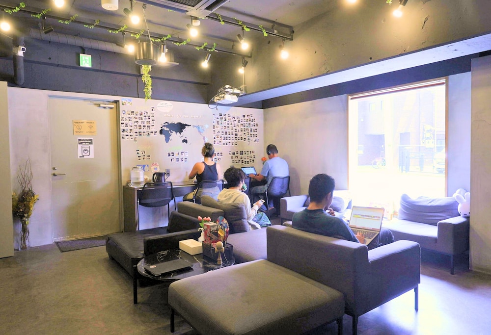 コンパクト ダブルルーム 共用バスルーム 客室5 | アンドホステル 南千住