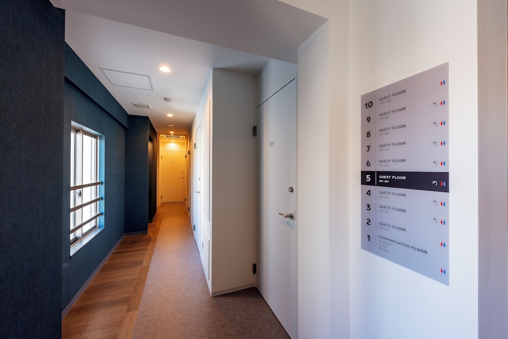 コンパクト ダブルルーム 共用バスルーム 客室4 | アンドホステル 南千住