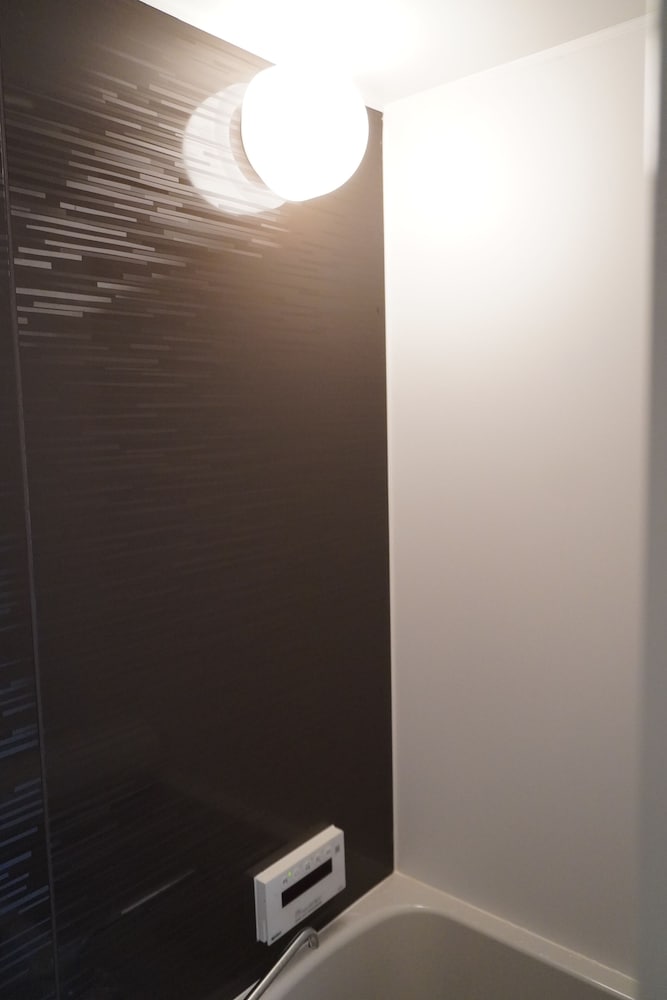 エコノミー ハウス 男女共用ドミトリー バスルーム0 | ゲストハウス 庵 (いおり) 大阪