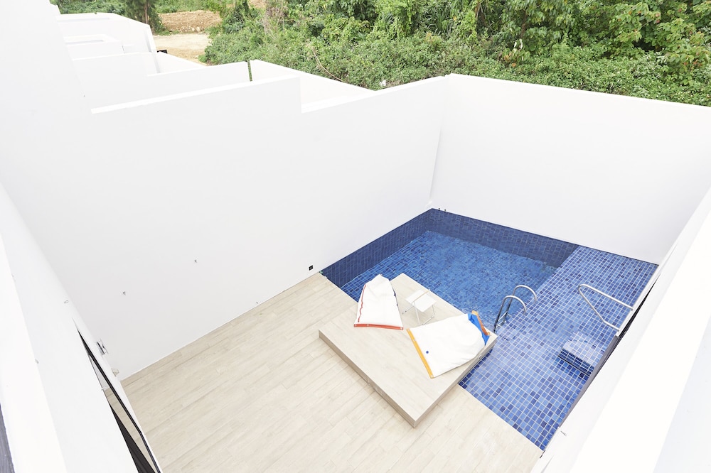 デラックス スイート 客室2 | グランブルーギャマン