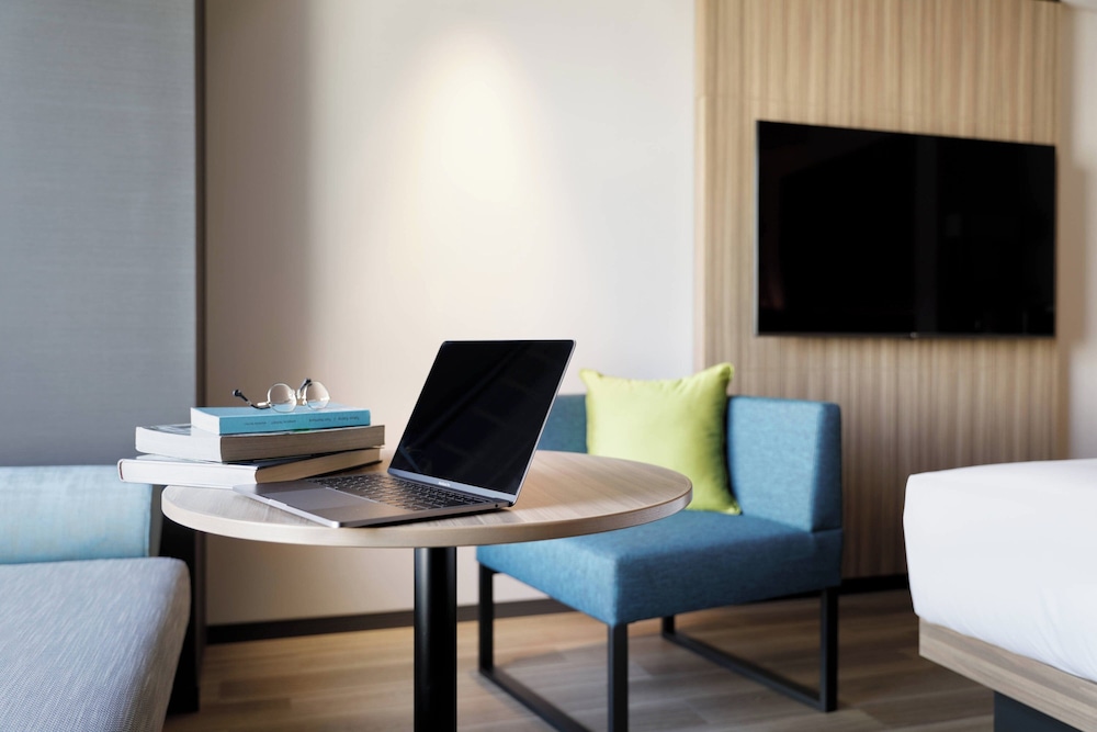 ルーム キングベッド 1 台 禁煙 客室1 | コートヤード・バイ・マリオット大阪本町