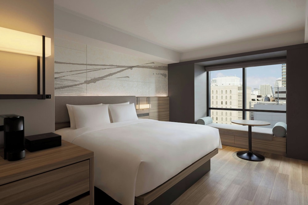 エリート ルーム キングベッド 1 台 コーナー (Collaboration King) | コートヤード・バイ・マリオット大阪本町