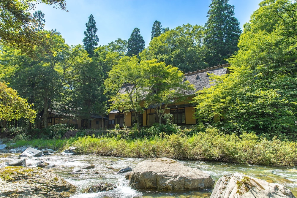苅安/位山 離れ 禁煙 客室2 | 倭乃里