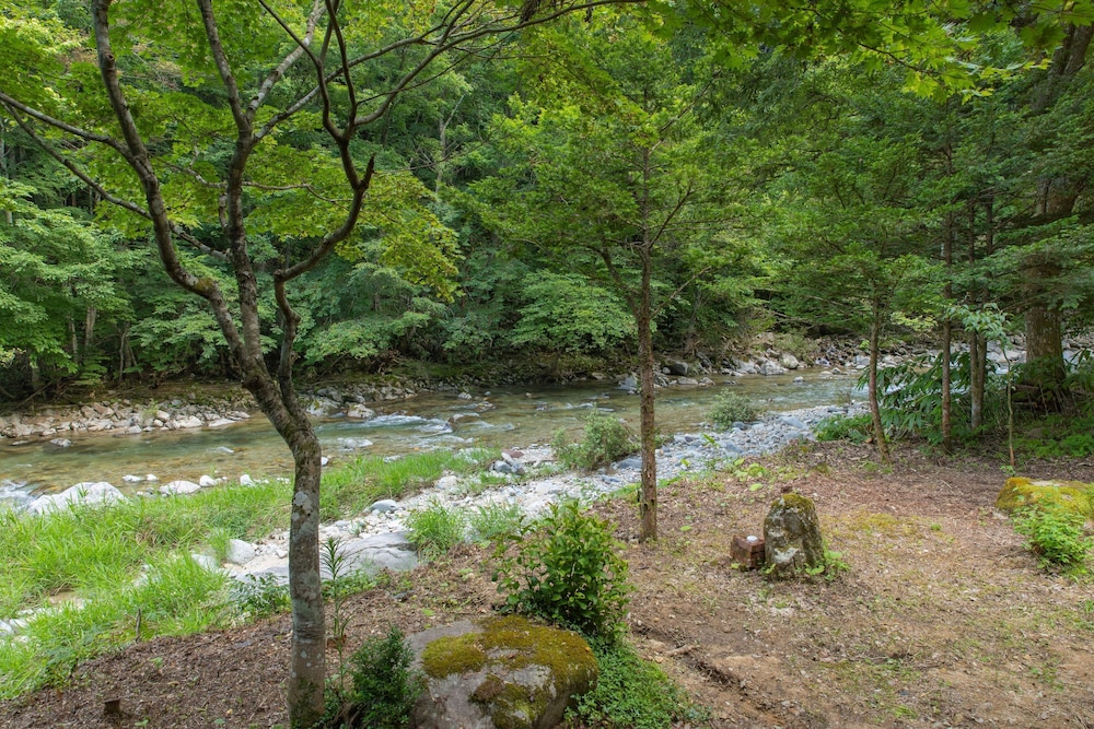 臥龍 離れ 禁煙 客室5 | 倭乃里