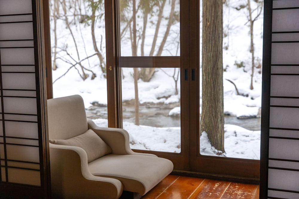 臥龍 離れ 禁煙 客室13 | 倭乃里