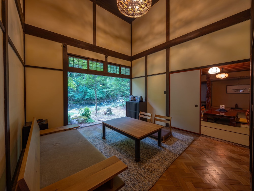 苅安/位山 離れ 禁煙 客室5 | 倭乃里