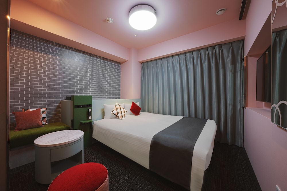 スーペリアクイーン -2022年リニューアル- 禁煙 客室2 | ホテル ヴィラフォンテーヌ東京新宿