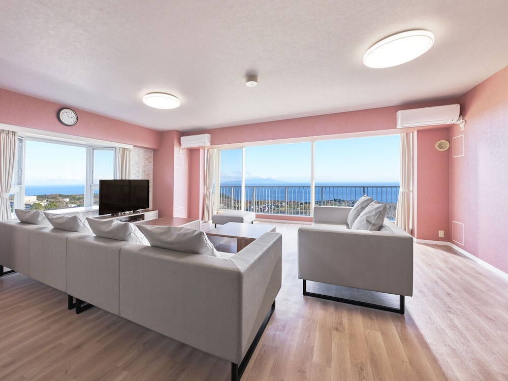 デラックススイート オーシャンビュー (3LDK) 犬同伴不可 禁煙 | ヴィラージュ伊豆高原