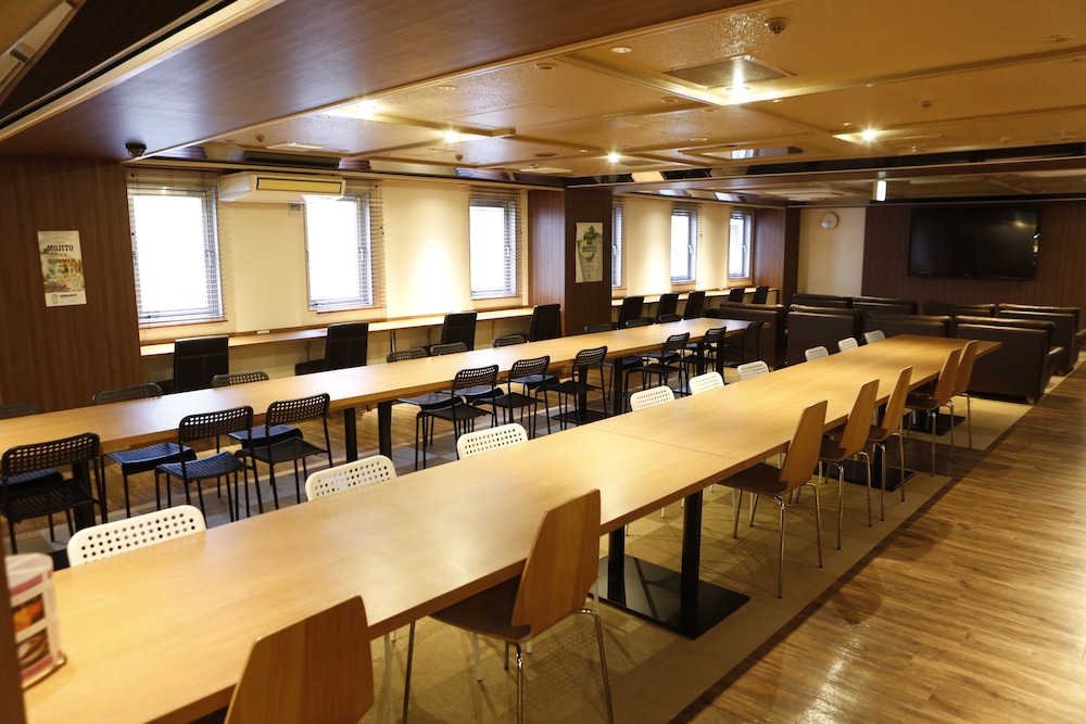 ラウンジ1 | 新宿区役所前カプセルホテル