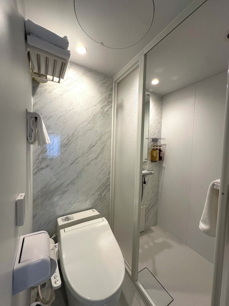 スタンダード ツインルーム 禁煙 ベット幅 120cm バスルーム0 | シティルートホテル