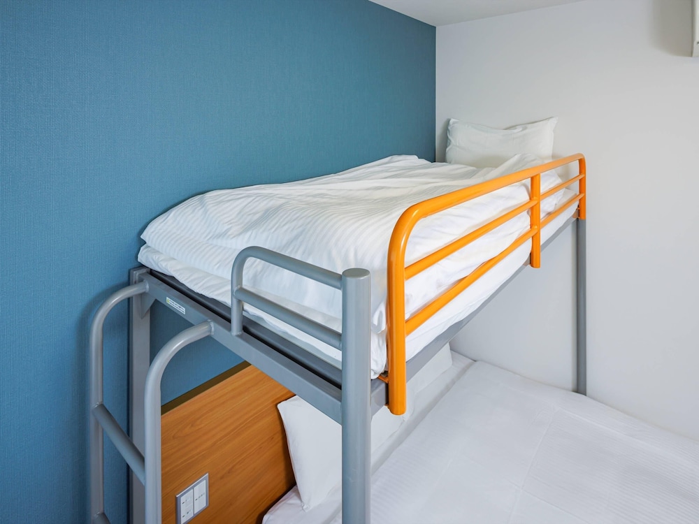 スタンダード ルーム クイーンベッド 1台 + ロフトベッド1台　禁煙 | コンフォートイン軽井沢