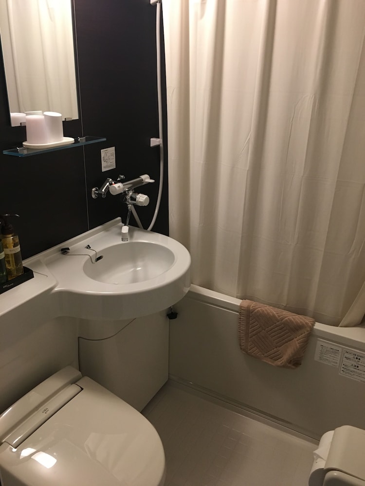 セミダブルルーム　禁煙 バスルーム3 | ホテルオーエド