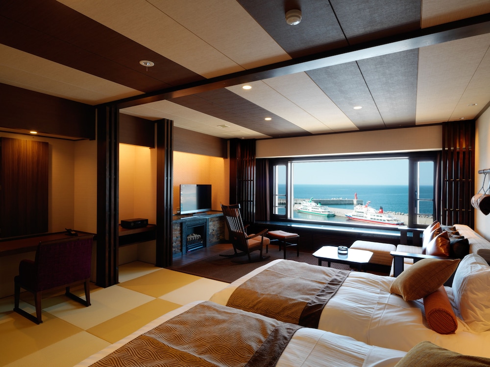 [オホーツク倶楽部 和モダンツイン/海側] 120cm幅ベッド2台+EXベッド/50sqm/3名迄/禁煙 | 北こぶし 知床 ホテル＆リゾート