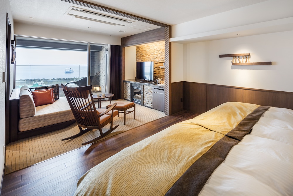 [オホーツク倶楽部 露天風呂付DXツイン/海側] 120cm幅ベッド2台+EXベッド/50sqm/3名迄/禁煙 | 北こぶし 知床 ホテル＆リゾート