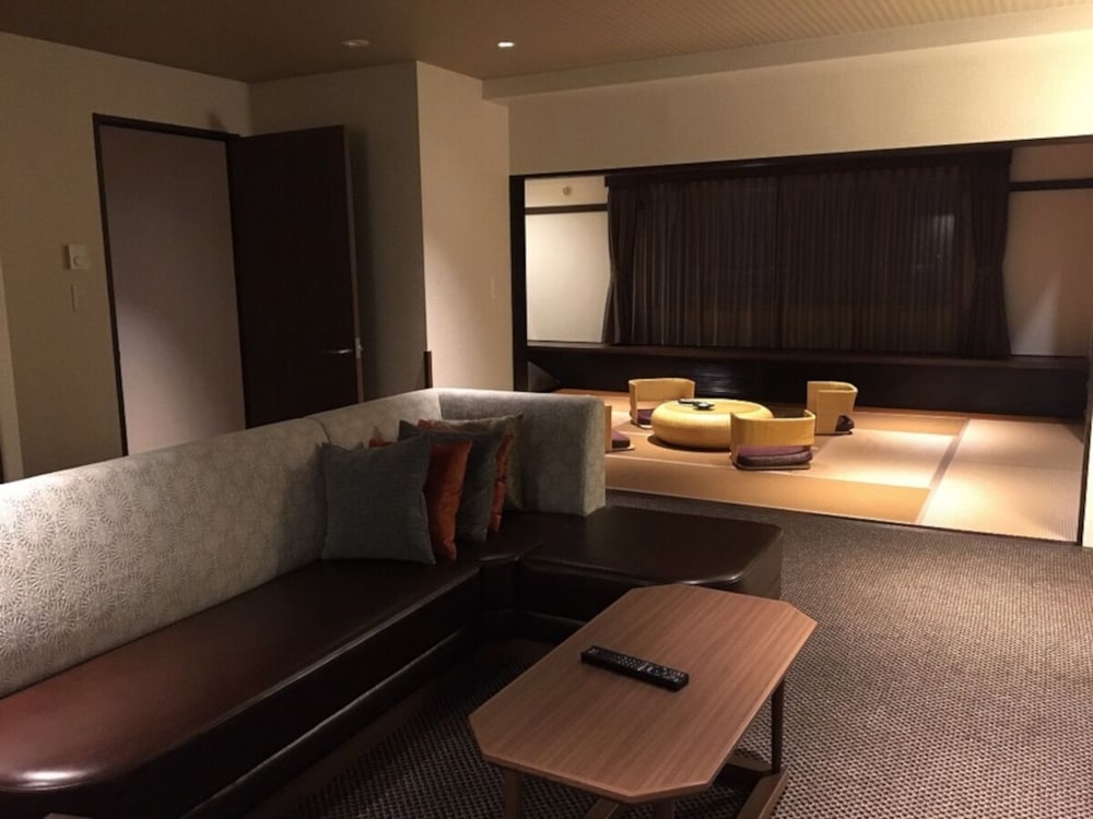 街側 別館 リビングルーム付 特別室 禁煙 | 北こぶし 知床 ホテル&リゾート