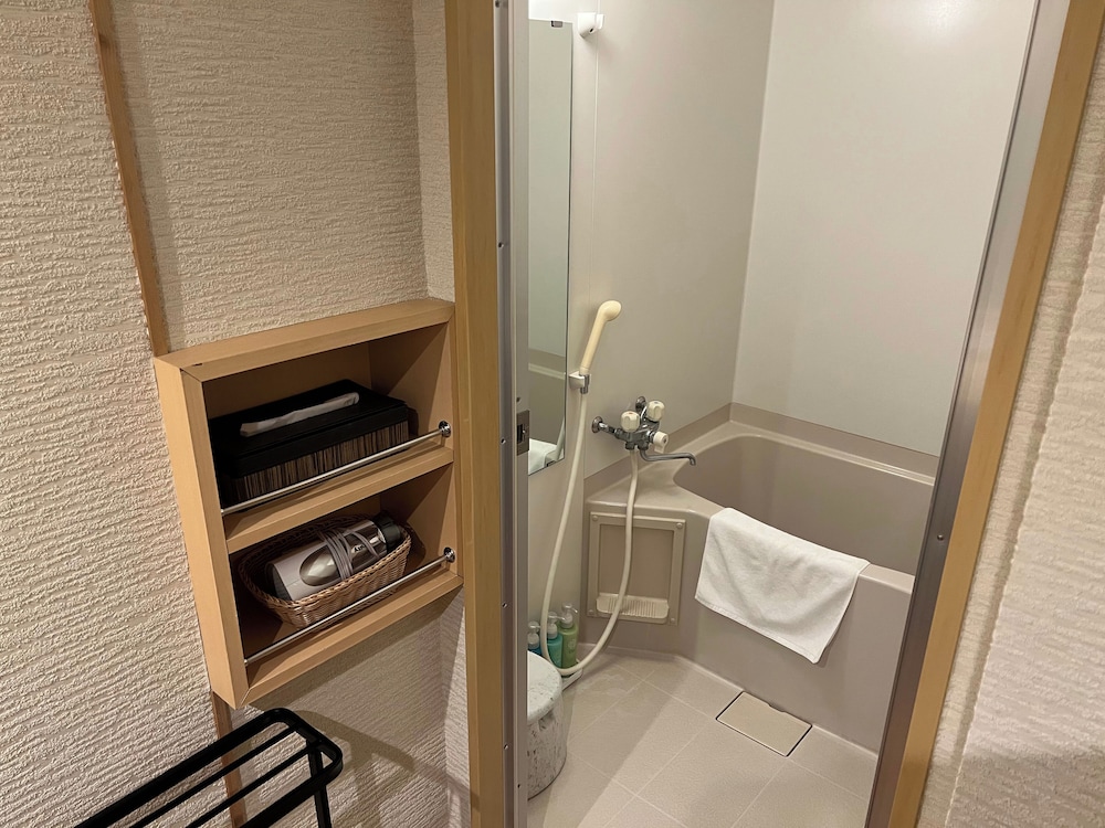 [別館和モダンツイン]110cm幅ベッド2台+EXベッド/3名迄/禁煙 バスルーム0 | 北こぶし 知床 ホテル＆リゾート