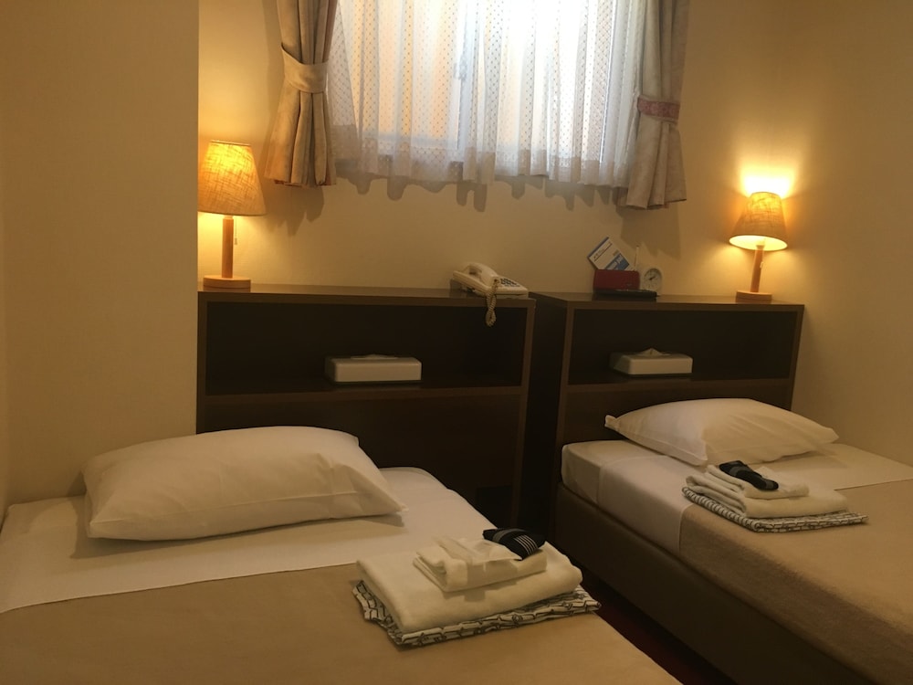 ツインルーム シングルベッド 2 台 客室1 | ホテル柳橋