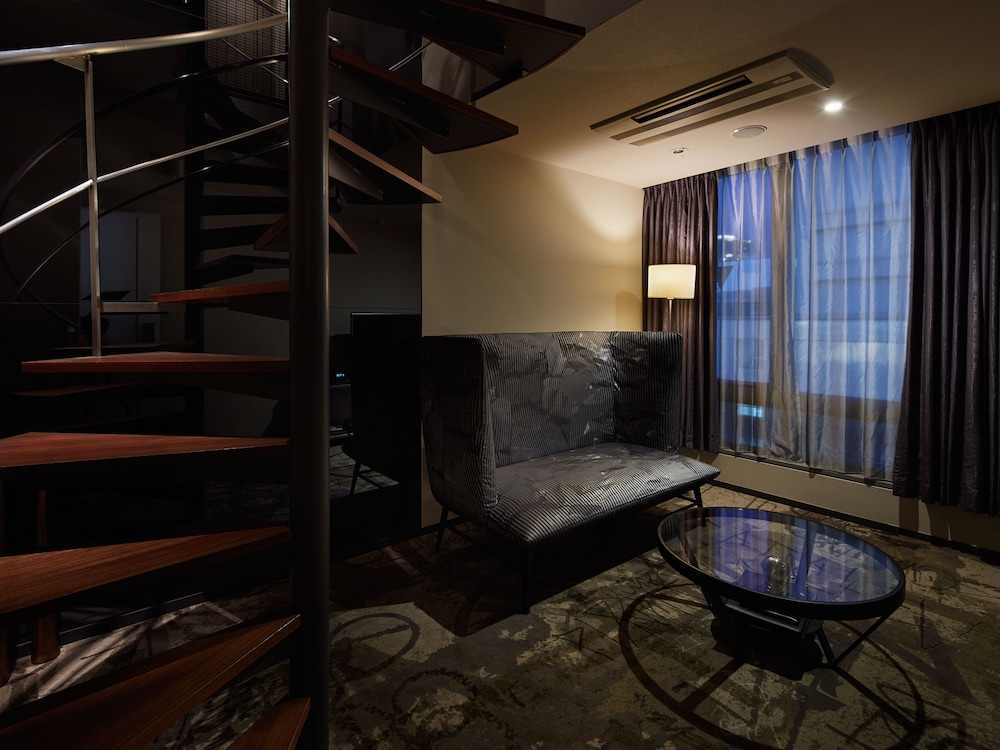 部屋タイプ指定無しスイートルーム (37m²～52m²) 禁煙 リビング エリア2 | 赤坂グランベルホテル