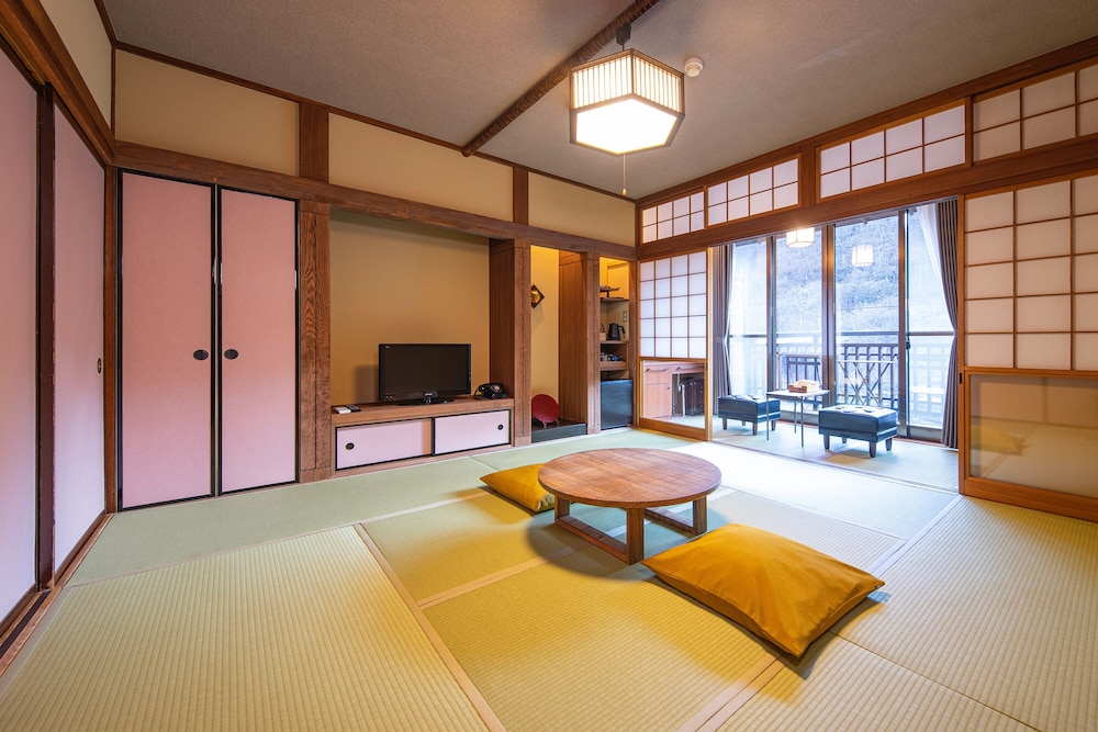 スタンダード トリプルルーム | 四万温泉 柏屋旅館