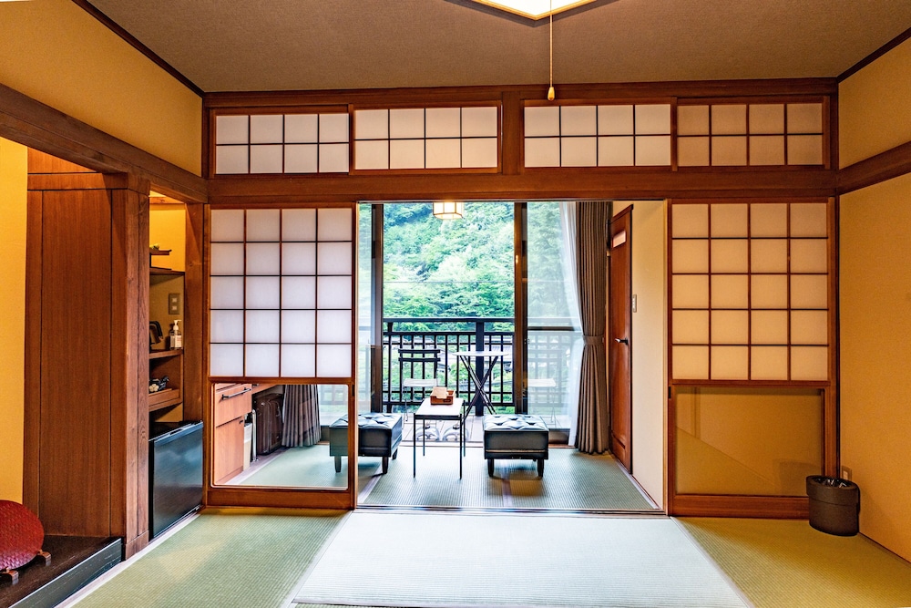 スタンダード トリプルルーム 客室4 | 四万温泉 柏屋旅館
