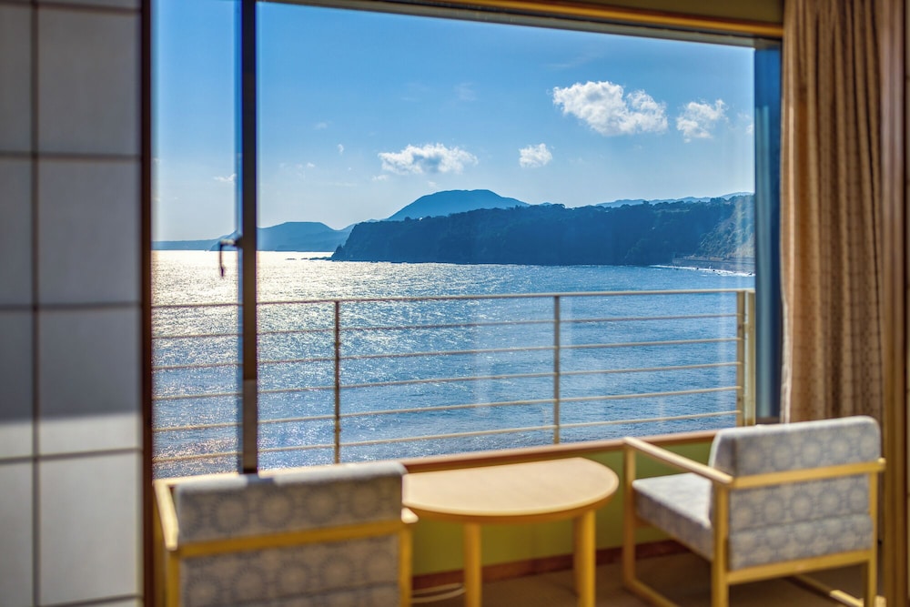 和室11畳 禁煙 客室2 | 稲取銀水荘