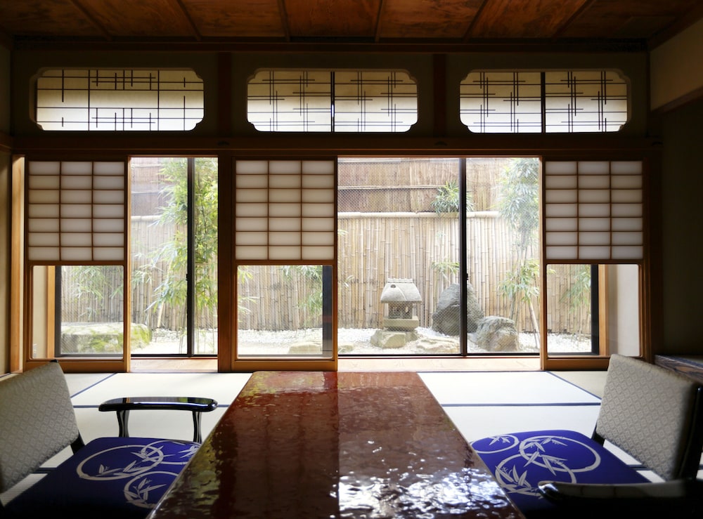 竹の間 (和室15畳+8畳) 禁煙 リビング エリア0 | 金城樓