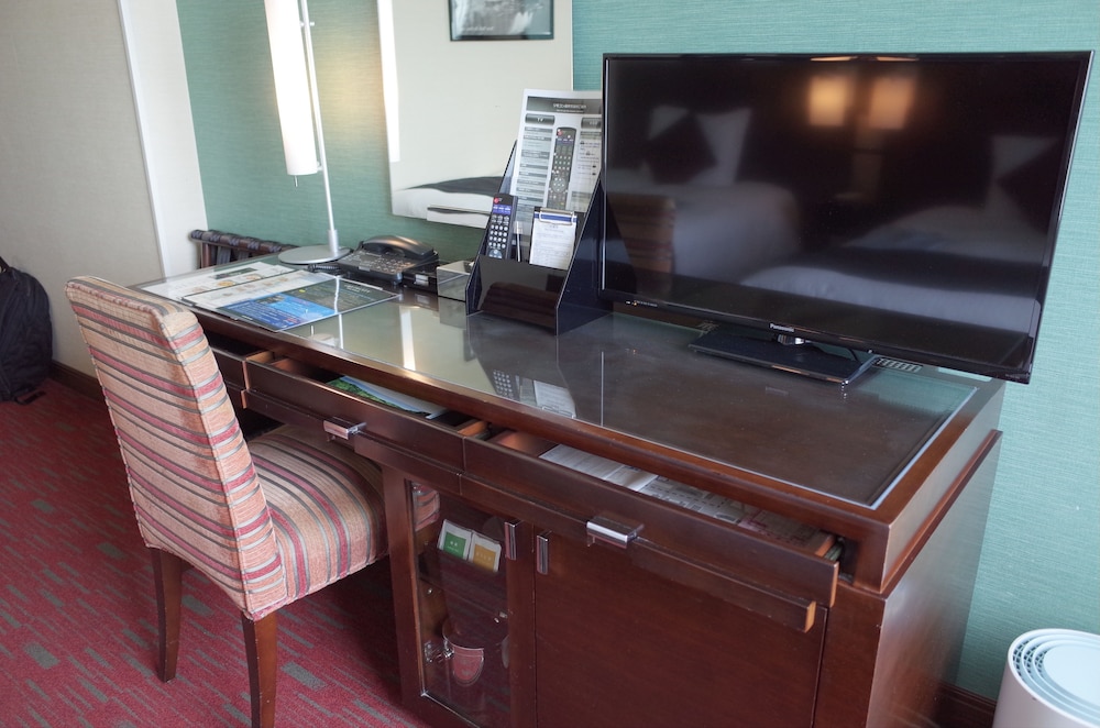 エコノミー ダブルルーム 禁煙 リビング エリア1 | ホテル トラスティ東京ベイサイド