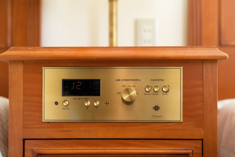 スタンダード ルーム 喫煙可 (1 Semi-double bed) 客室の設備とサービス0 | プラザホテルプルミエ