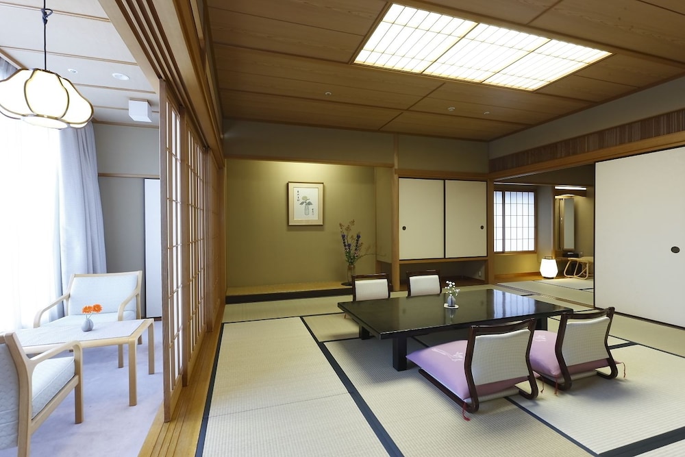 和室　デラックスルーム | 宝塚温泉 ホテル若水