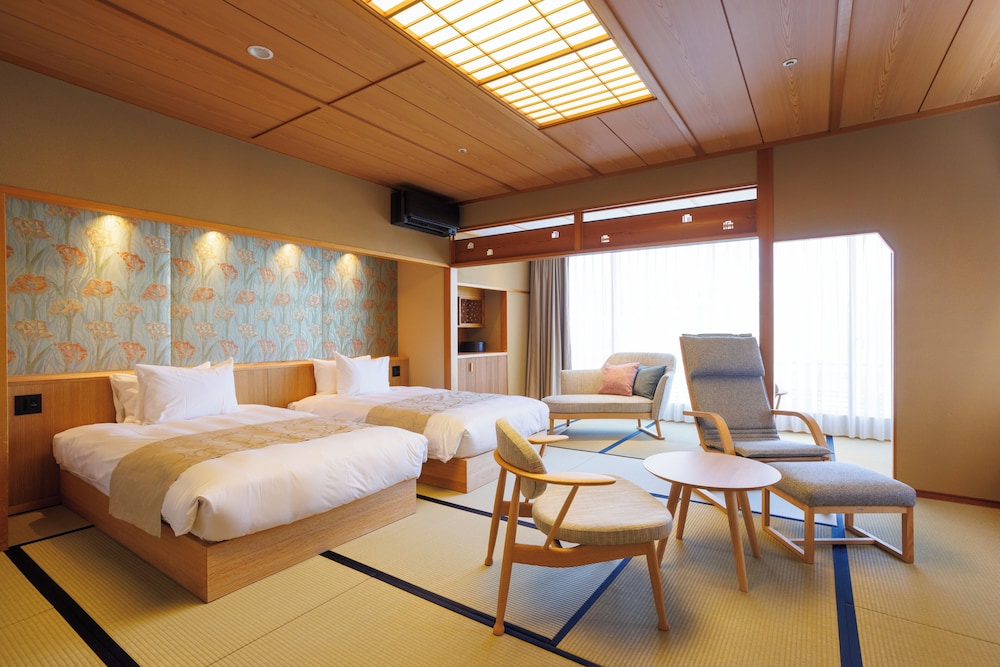 スタンダード ツインルーム ベッド (複数台) 禁煙 リバービュー | 宝塚温泉 ホテル若水