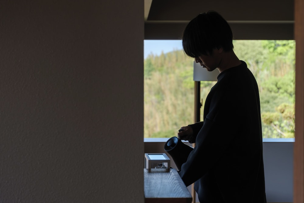 東館 旧有馬郡の山々をながめるデラックス和洋室 禁煙 リビング エリア0 | ねぎや陵楓閣