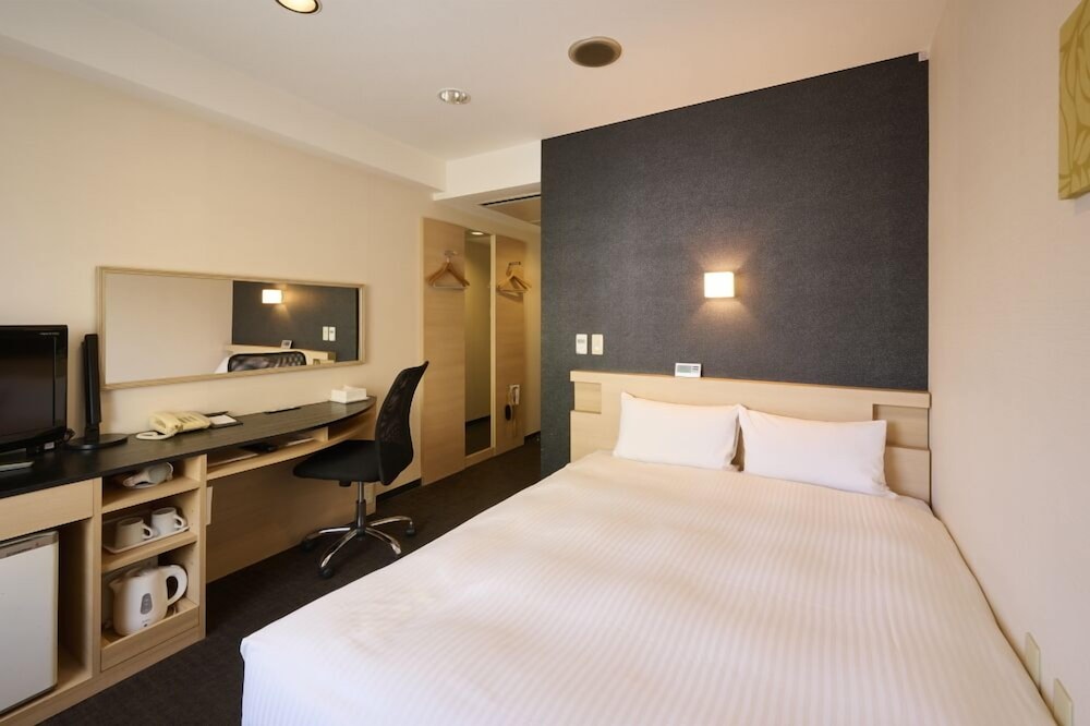 ダブルルーム 禁煙 客室の設備とサービス1 | スマイルホテル京都四条