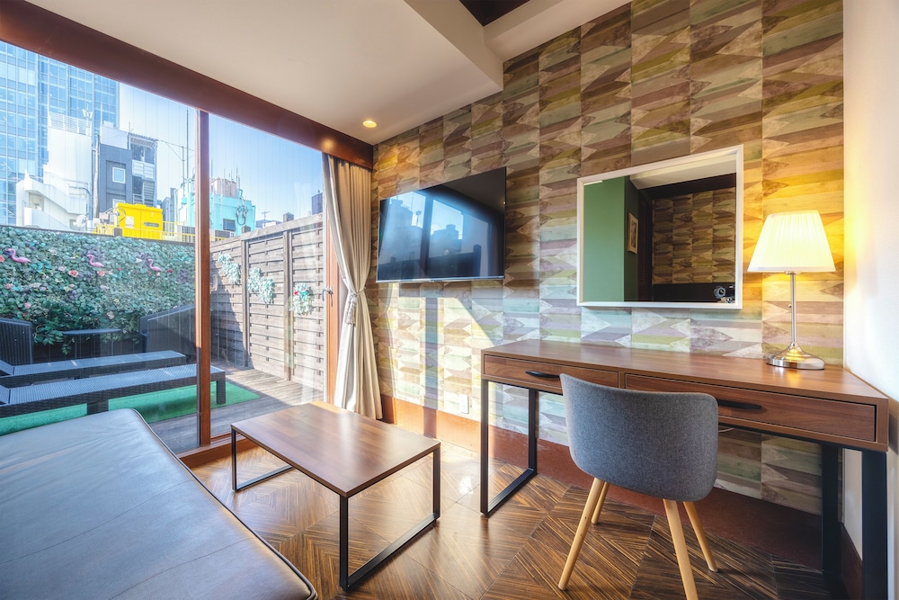 スーペリア キングルーム バルコニー付き 禁煙 [大人3名様よりエクストラベッドをご用意] 客室3 | センチュリオンホテル・レジデンシャル・赤坂