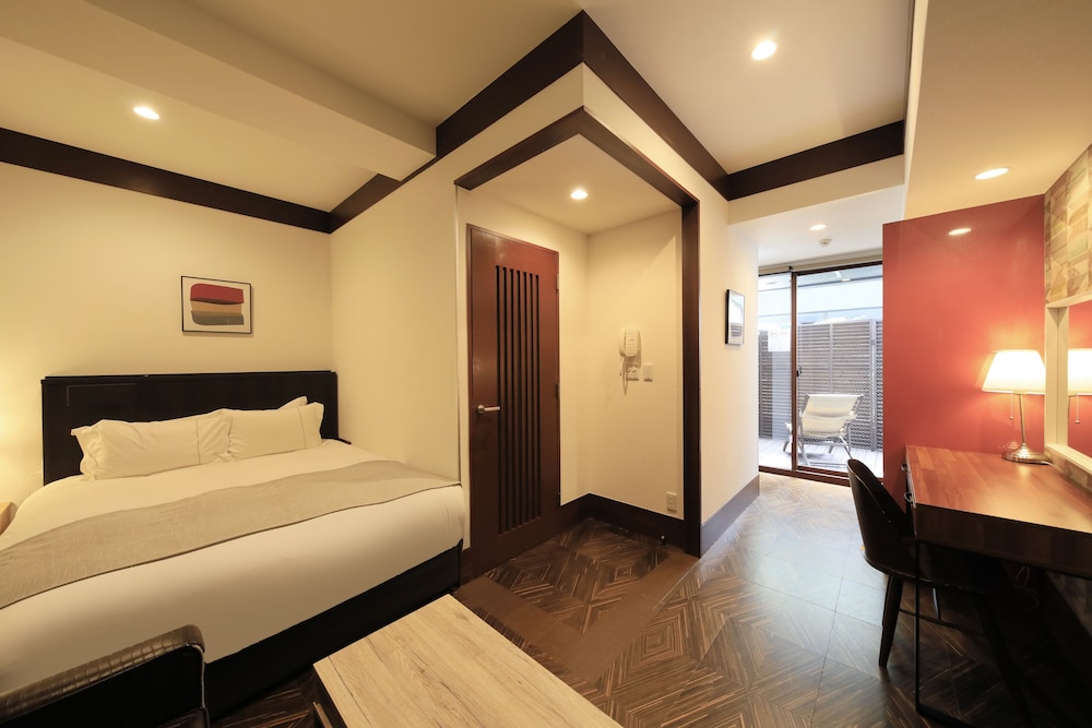 スーペリア クイーンルーム バルコニー付き 禁煙 [大人3名様よりエクストラベッドをご用意] 客室1 | センチュリオンホテル・レジデンシャル・赤坂