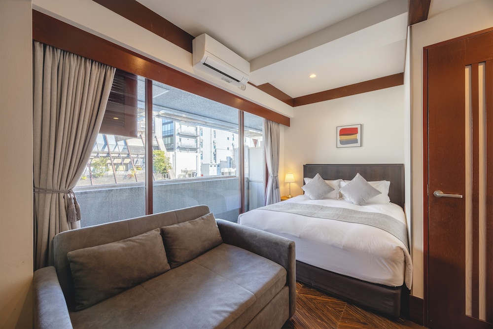 スーペリア クイーンルーム バルコニー付き 禁煙 [大人3名様よりエクストラベッドをご用意] 客室5 | センチュリオンホテル・レジデンシャル・赤坂