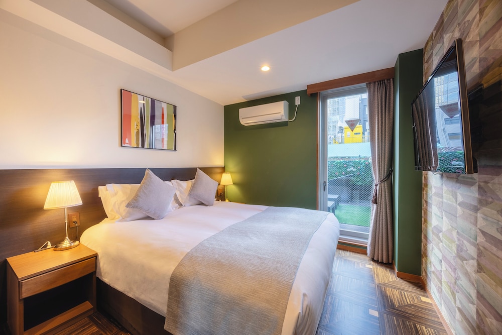 スタンダード クイーンルーム バルコニー付き 禁煙 客室3 | センチュリオンホテル・レジデンシャル・赤坂