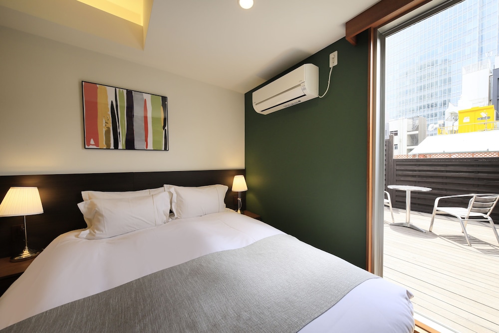 スタンダード クイーンルーム バルコニー付き 禁煙 | センチュリオンホテル・レジデンシャル・赤坂