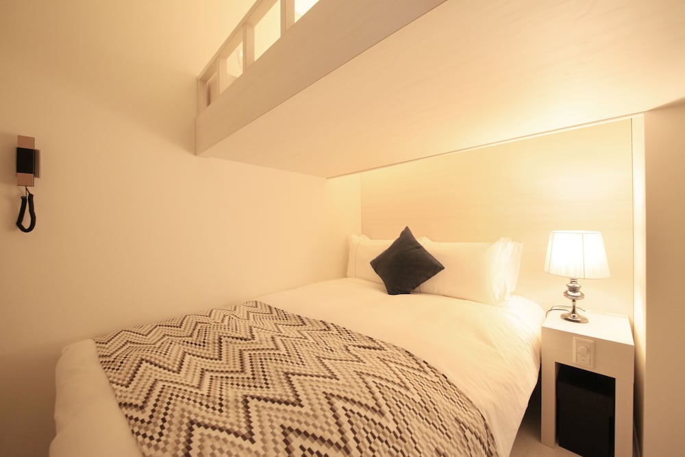 アネックス モデレート ダブルルーム バルコニー付 禁煙 [大人3名様よりエクストラベッドをご用意] 客室1 | センチュリオンホテル・レジデンシャル・赤坂