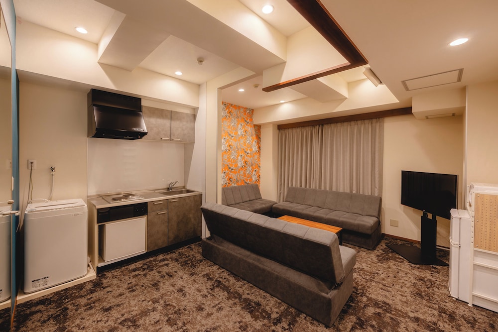 プレミアムファミリールーム 禁煙 (セミダブルベッド4台) [大人5名様よりエクストラベッドをご用意] 専用キッチン0 | センチュリオンホテル・レジデンシャル・赤坂