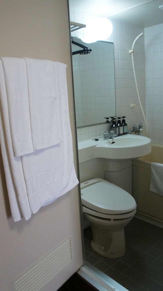 セミ ダブル ルーム ベッド 110 ~ 120 cm バスルーム0 | 東京堀留ヴィラ