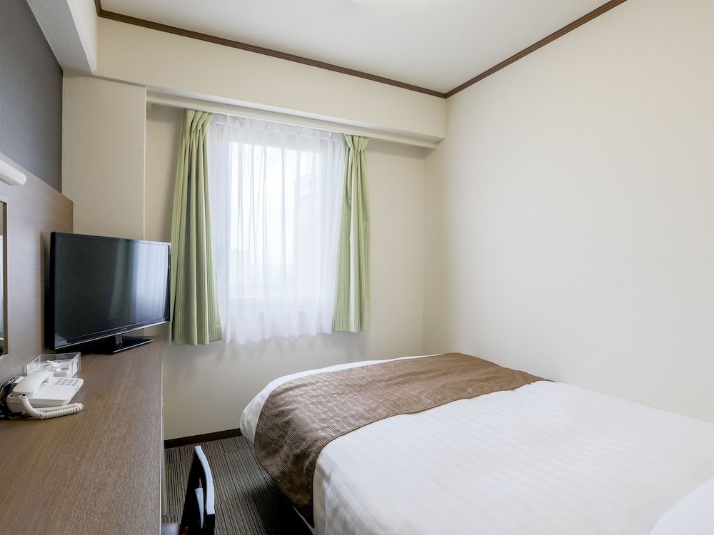 [禁煙] セミダブルルーム (12.5平米/ベッド幅140cm/1-2名利用) 客室3 | ホテルウィングインターナショナル日立